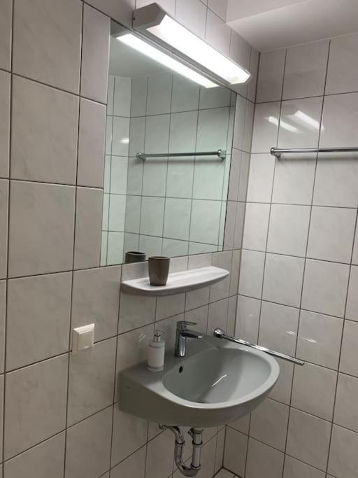 Eine Gemuetliche Einzimmerwohnung Остфильдерн Экстерьер фото